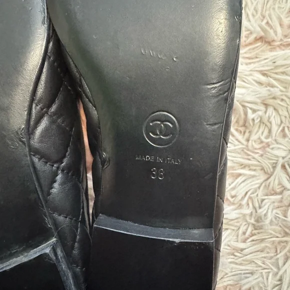 CHANEL Quilted Black Flats with Bow - Picture 6 of 7